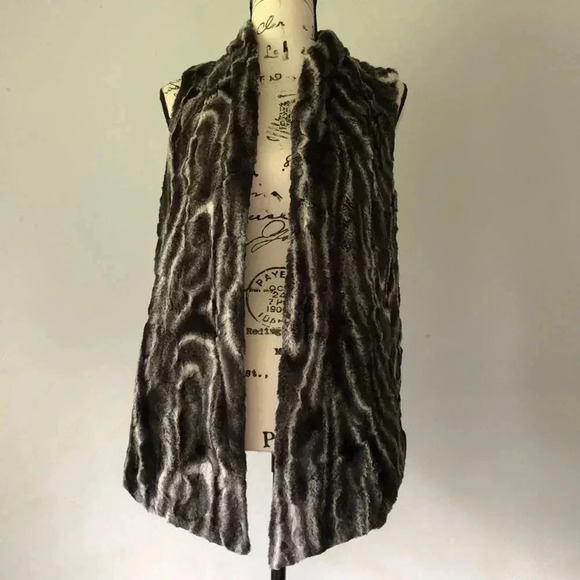 Tart Collections Faux Fur Vest - Picture 2 of 5